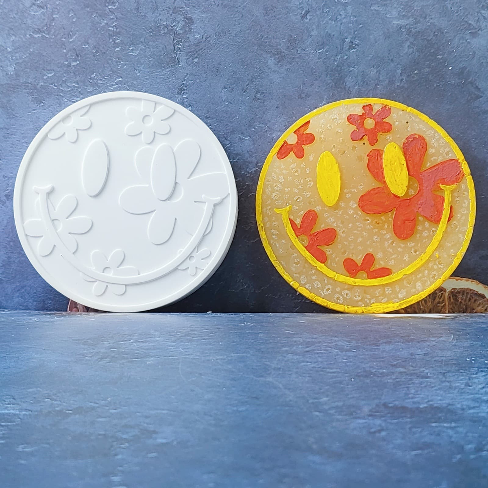 Z0126 Flower Smiley Face Aroma Mold Desktop Decoration Cement Plaster Mold DIY Silicone Mold