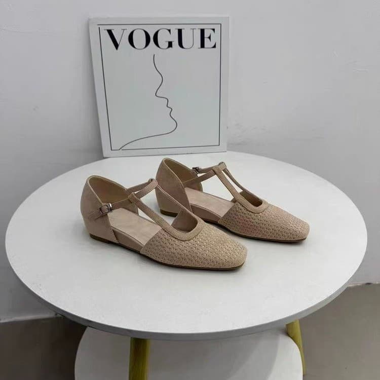 2026 Summer New Exquisite Woven Suede Closed-Toe Sandals for Women, Vintage One-Strap Chunky Heel Hollow Single Shoes to Match Dresses
