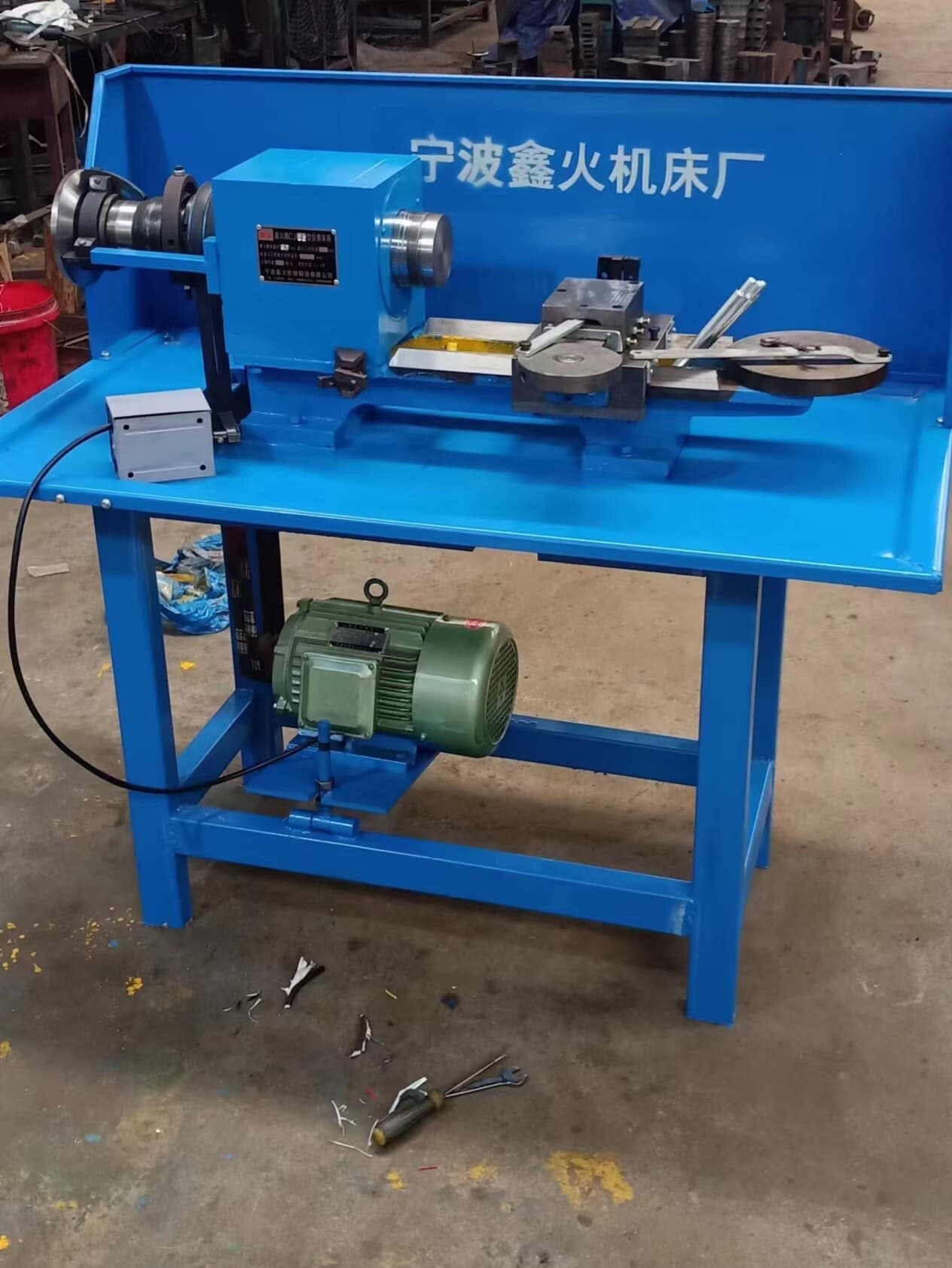 Xinhuo instrument lathe CJ0620/0625/0645 with frame and motor customized. Complete pneumatic table lathe