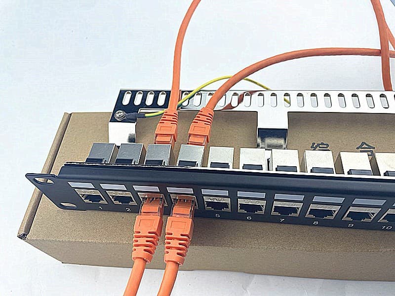 Cat6 24-port shielded pass-through patch panel, tool-free pass-through network shielded patch panel with cable management frame including modules