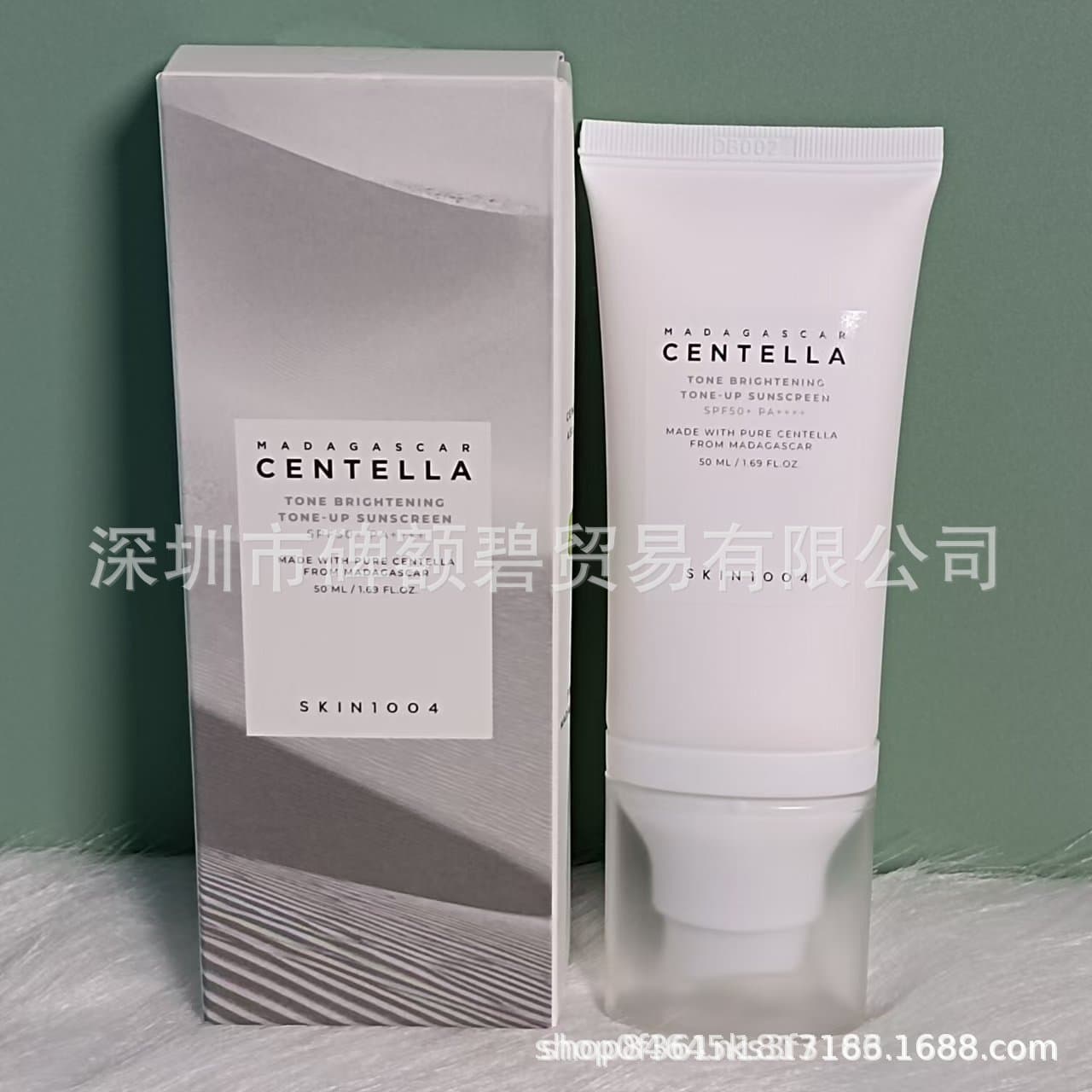 Cross-border Skin1004 Centella Asiatica Hyaluronic Acid Watery Sunscreen Stick, refreshing, lightweight, non-greasy, non-sticky, and portable