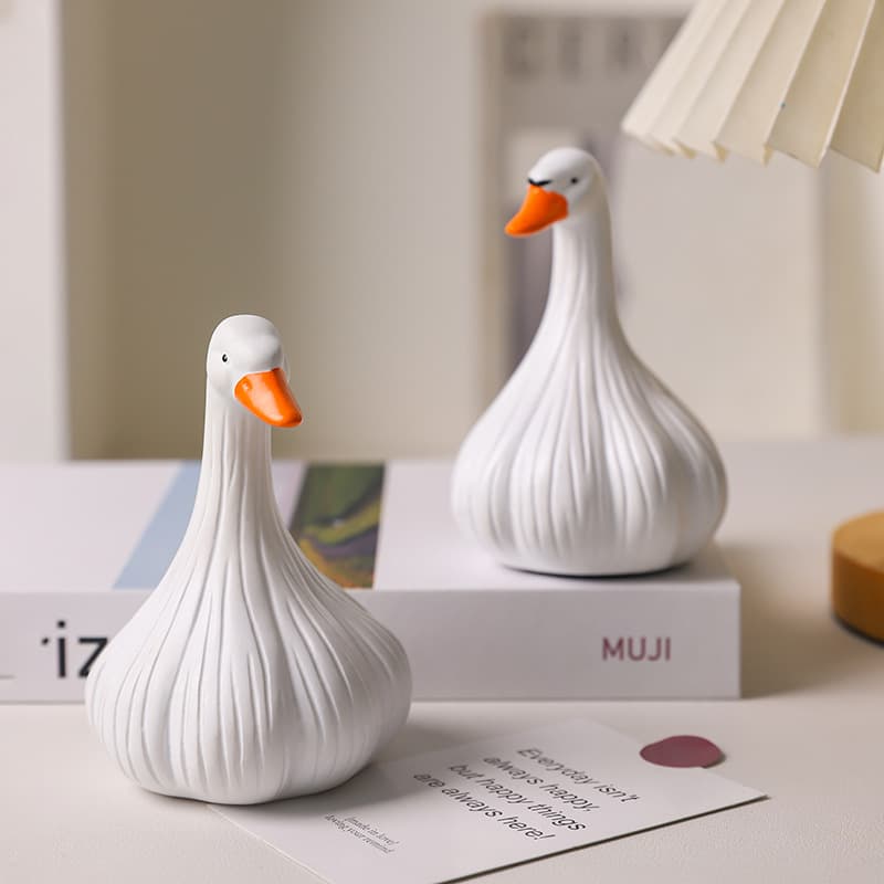 "It's no big deal if you eat garlic and duck" creative desktop workstation to relieve stress, stabilize emotions and heal, decorative ornaments
