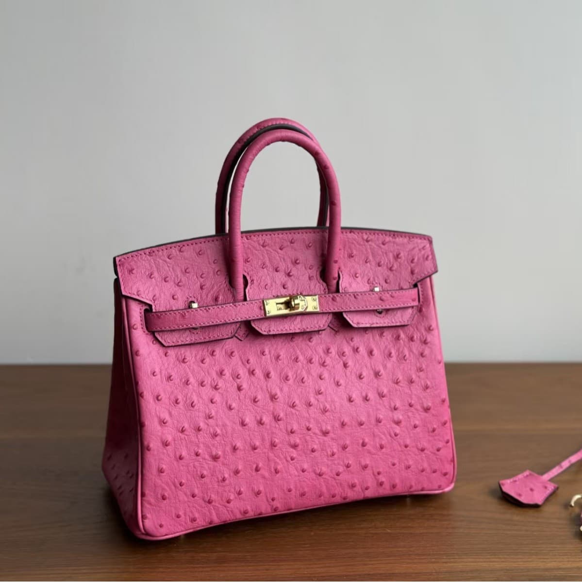 Cross-border exclusive Birkin 25 ostrich leather hand-stitched wax thread genuine leather. 2026 new fashion large capacity women's handbag.