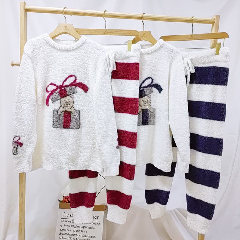 Men's and Women's Autumn Winter Christmas Gift Box Bear Soft Half-Side Velvet Plush Parent-Child Couple Pajamas Pajama Pants Homewear Set