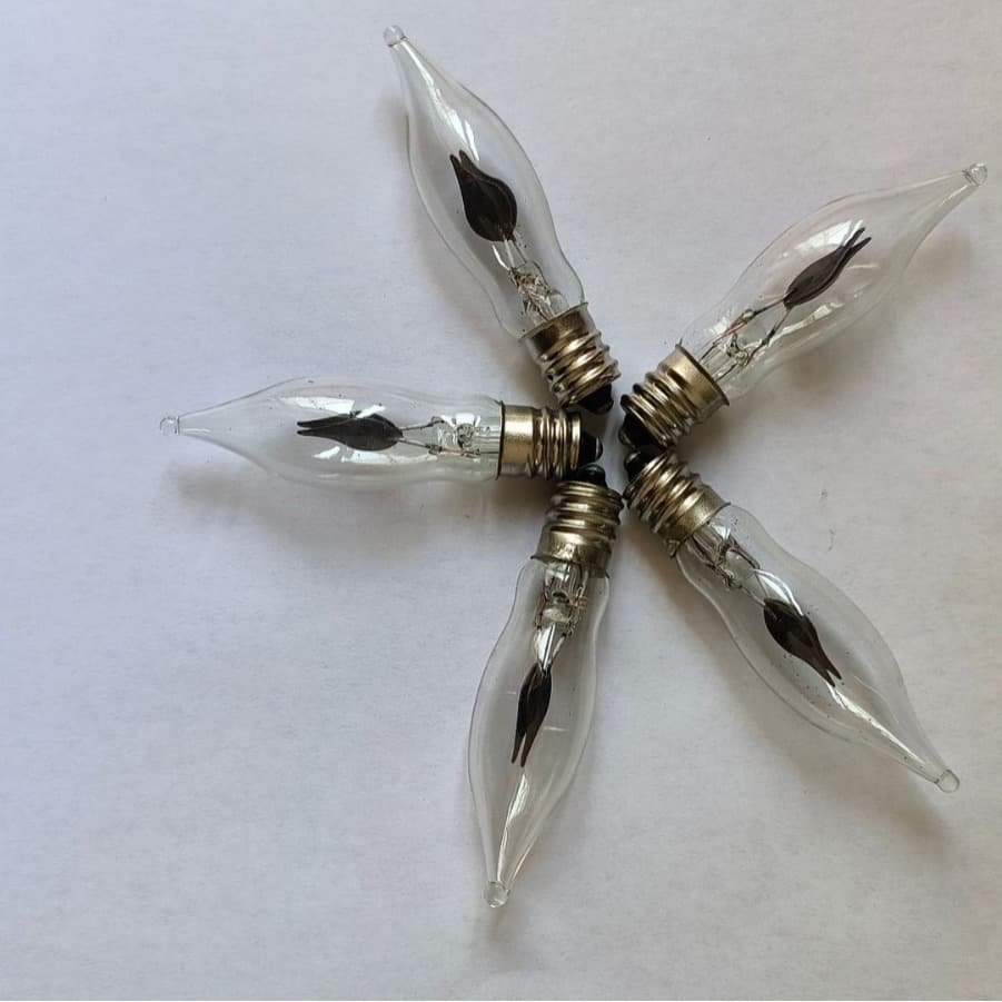 C18 pull-tail small chili Christmas flame bulbs 110V--220V.