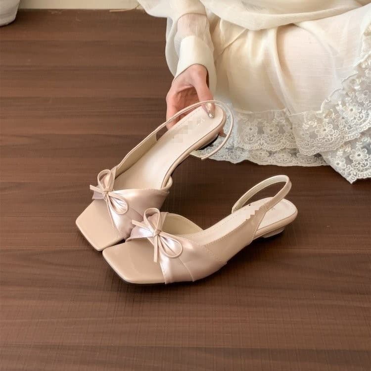 Gentle Bow-Knot Sandals for Women, New Summer 2026 Style, Side Cut-Out Open-Toe Sweet Roman Sandals to Match with Dresses