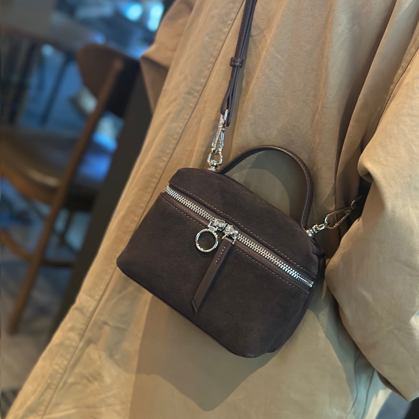 Women's bag 2025 new stylish versatile genuine leather crossbody bag, suede cowhide shoulder bag, work-appropriate small square bag