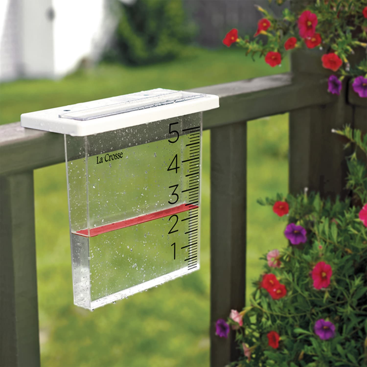Cross-border Waterfall Rain Gauge for measuring rainfall with an acrylic manual rain gauge