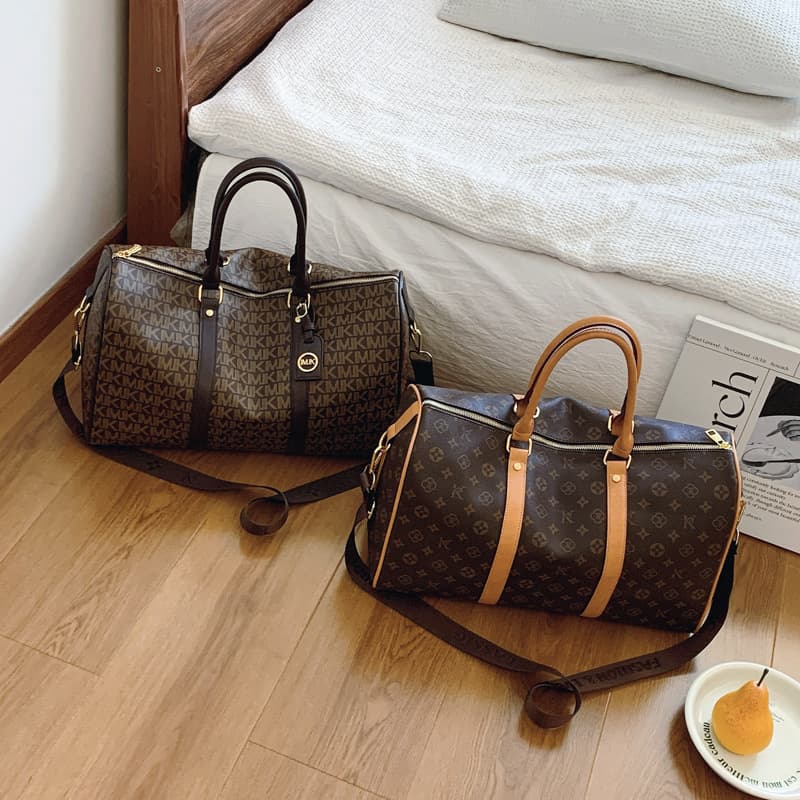 Short-distance travel bag, women's hand-held crossbody bag, large-capacity presbyopic shoulder bag, original design, versatile travel bag