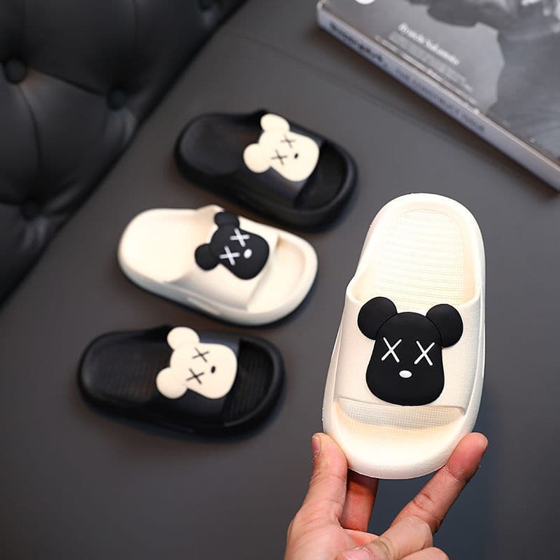 Children's Slippers for Boys 2025 New Summer Outdoor Thick Sole Cloud-like Comfort Indoor Anti-slip Sandals for Older Kids and Girls