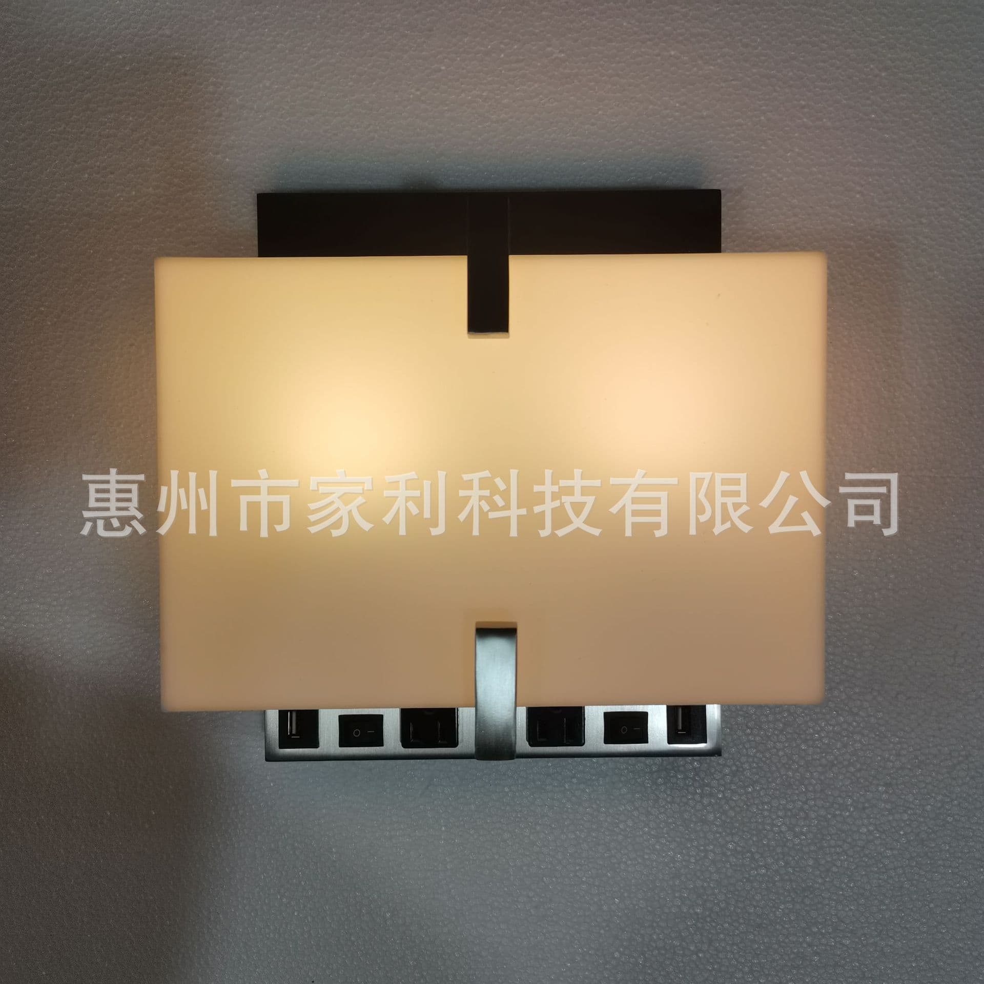 Red Rood Inn American wall lamp modern minimalist bedroom bedside lamp with socket with USB Nordic hotel room