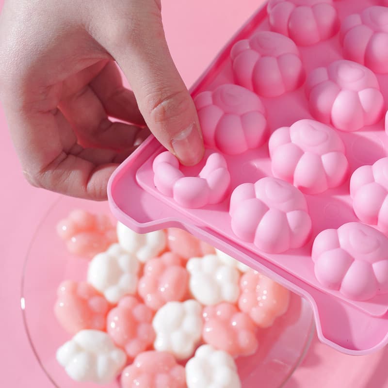 Home Cat Paw Shape Ice Cube Mold Quick Freeze Ice Tray with Lid Small Ice Cube Maker Ice Box Ice Bag