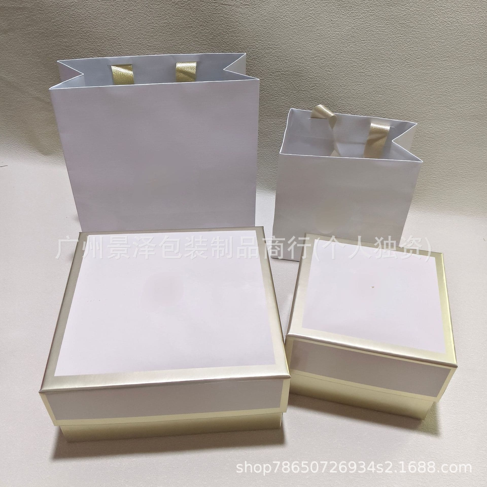 Her*na Green Bottle Three-Piece Gift Box Gift Bag Black and White Face Cream Gift Box Gift Bag Empty Box Handle Bag
