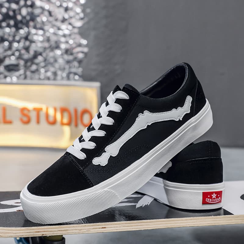 Trendy New Bone Shoes Unisex Couple Skate Shoes Canvas Shoes Classic Black White Low Top Casual Skate Shoes