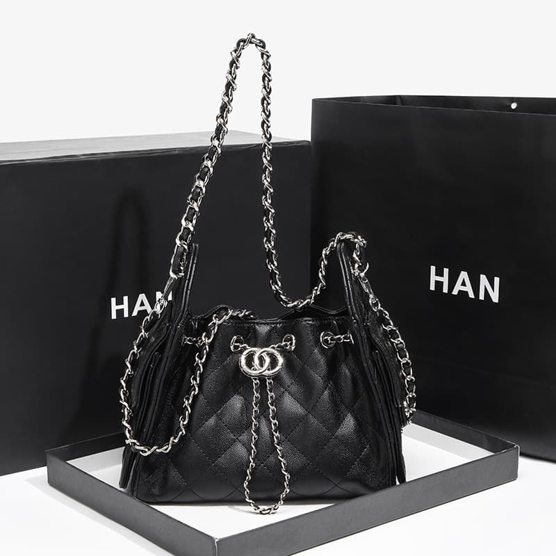 Chanel-Style Quilted Chain Drawstring Bucket Bag 2026 New Fashion Underarm Tote Bag Shoulder Bag Women's Bag