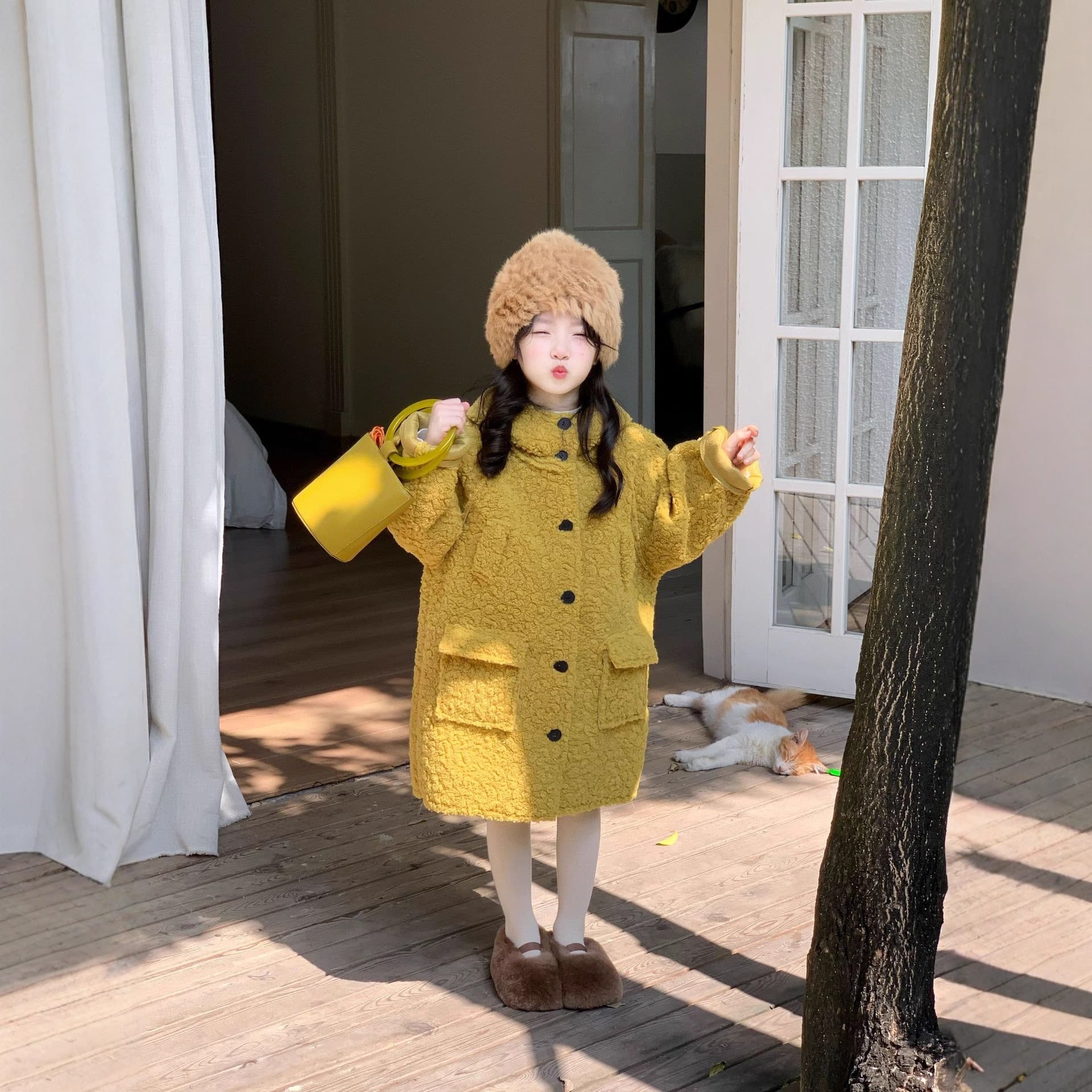 Girls' Outerwear Autumn and Winter New Children's Long Cashmere Outerwear Winter Little Girls' One-Piece Plush Sweaters