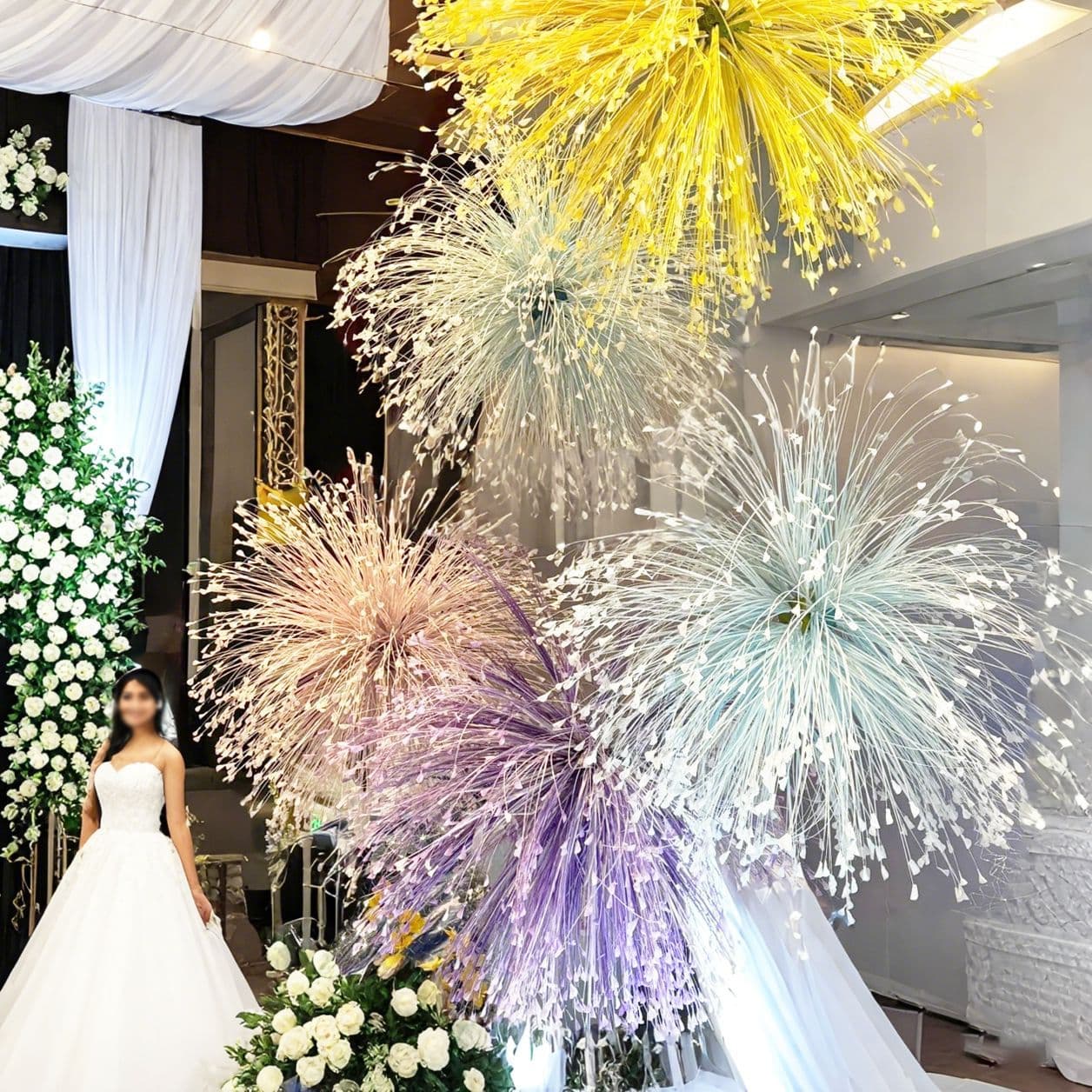 Classic simulated fireworks tree, marigold wedding decoration, gradient reed, wedding artificial flower, floral props and ornaments.