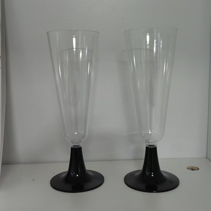 Cross-border plastic champagne glass wedding gift party wine glass disposable transparent black bottom creative plastic goblet