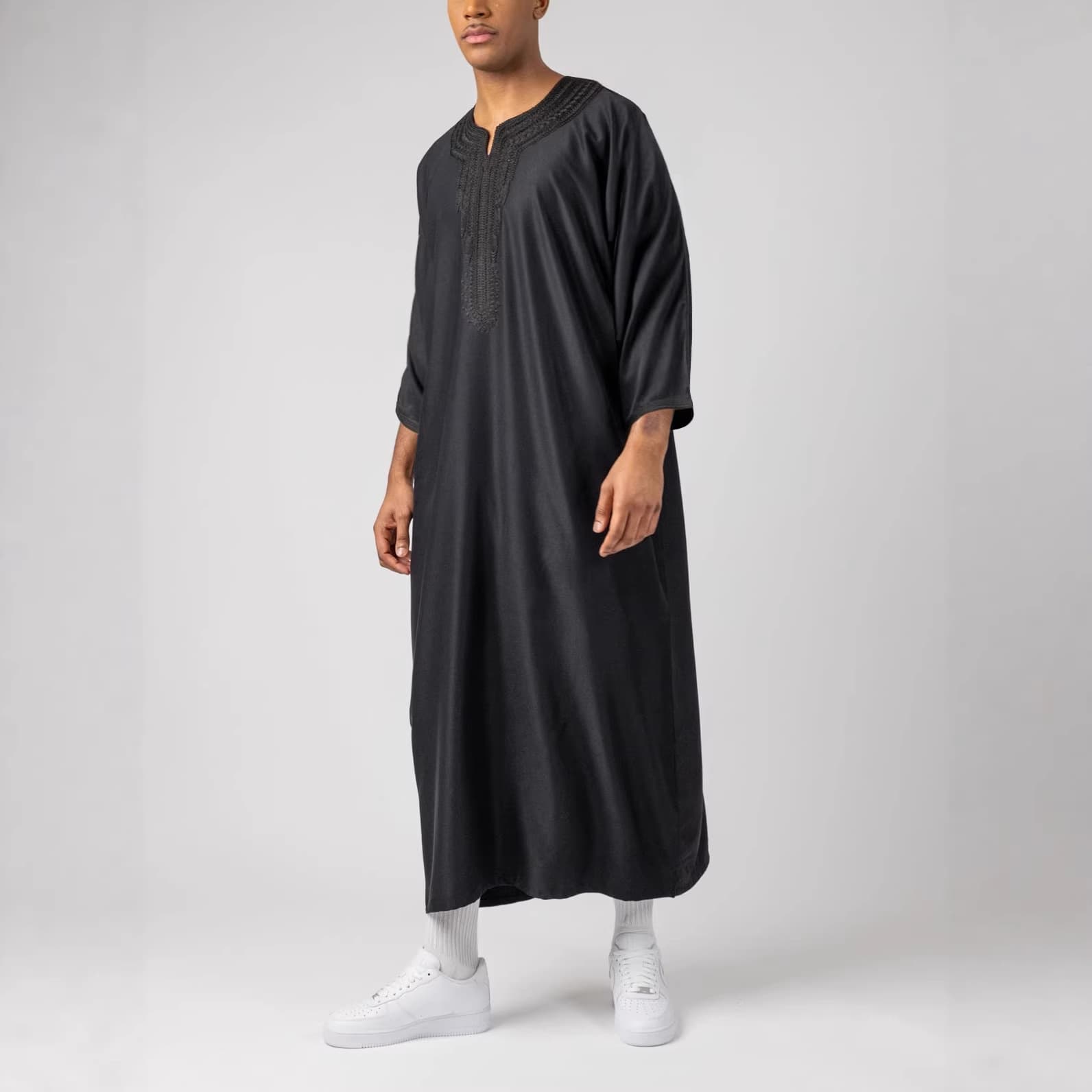 2025 New Rope Embroidery Mid-Sleeve Premium Embroidered Men's Garment Side Pocket THOBE