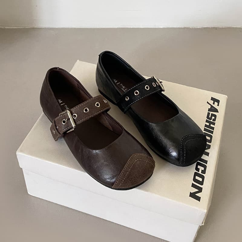 French Retro Mary Jane Shoes Women's 2026 New Spring and Summer French Flat Shoes Evening Breeze Commuting Small Leather Shoes