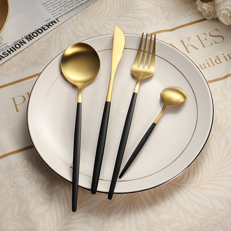 Gold Stainless Steel Western Dining Utensils Set Knife Fork Spoon Mirror Polished Adult Nordic Style 24pcs Cutlery Set for Wedding