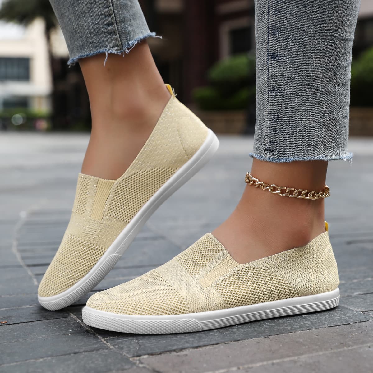 Amazon Bestseller Breathable Comfort Slip-On Lightweight Soft Sole Soft Upper Mother Shoes Wear-Resistant Anti-Slip Odor-Proof Summer