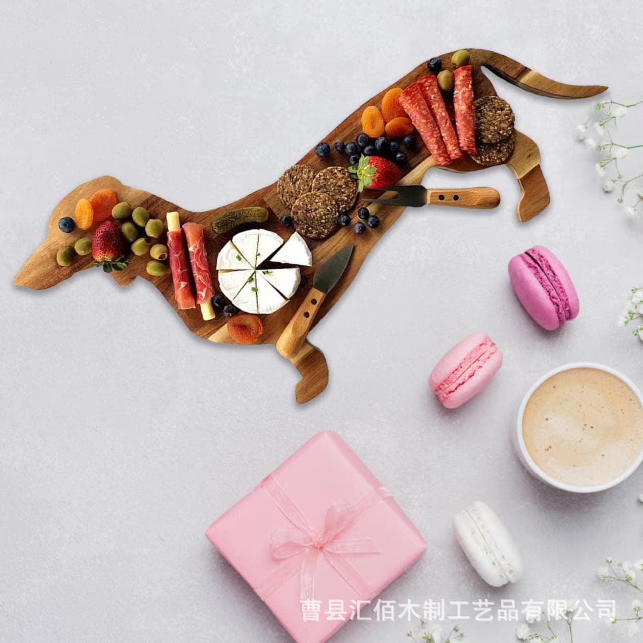 Stock cross-border new dachshund tray, wooden fruit cheese tray, restaurant beverage and snack decorative plate