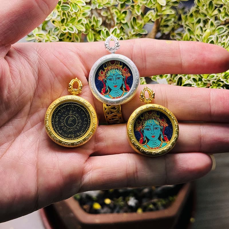 2.0 round golden single-sided and double-sided small thangka lapis lazuli ore, hand-painted gold and green Tara, yellow God of Wealth Heart Sutra