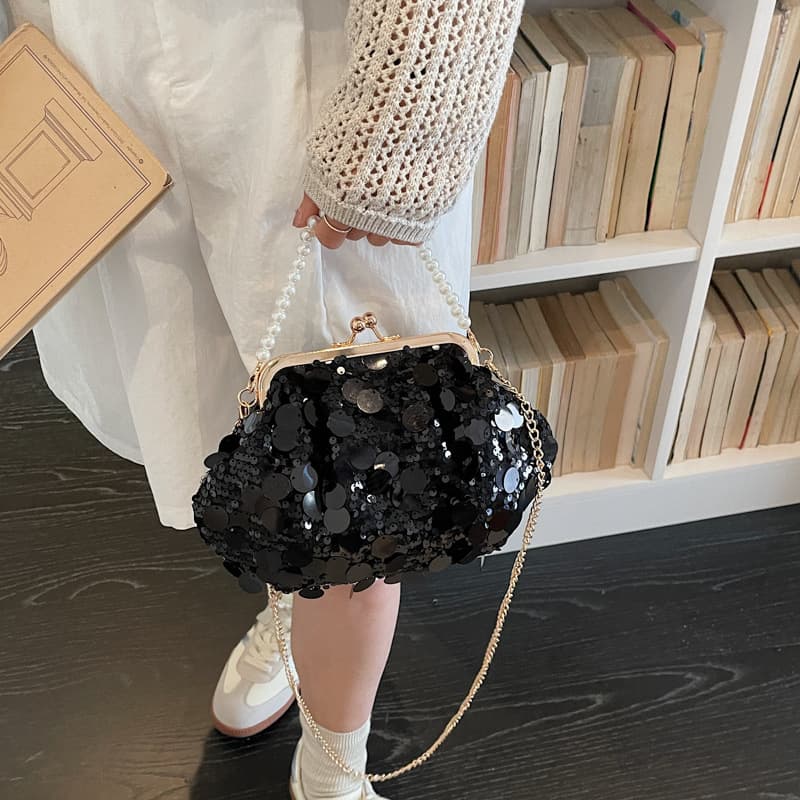 Crossbody Silver Bag for Women, New Trendy Commuter Small Handbag with Sequins and Chain Strap, Shell Shape