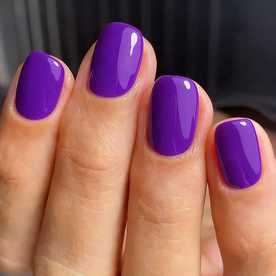 Short Square Glossy Nails, European and American Cross-Border Daily Style, Solid Grape Purple, Fair-Skin Enhancing, Simple and Versatile Wearable Nails, 24 Pieces