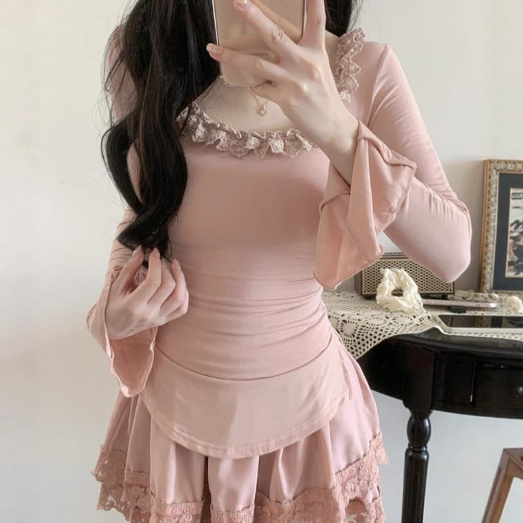 ins pure desire sexy lace trumpet sleeve long sleeve T-shirt women's autumn and winter hot girl women's slim bottoming top women's trendy