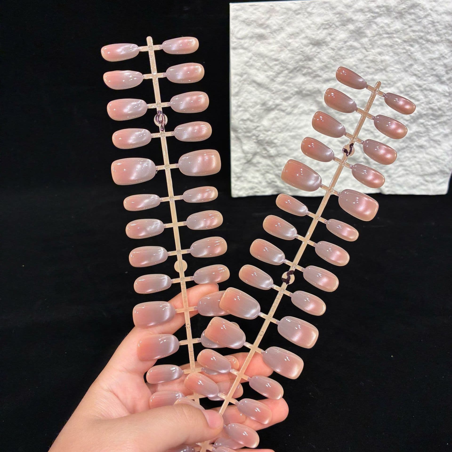 30 Pieces Ice Powder Jade Finger Wearable Cat Eye Nail Art Pre-made Nail Tips Wholesale Summer Dopamine Nails