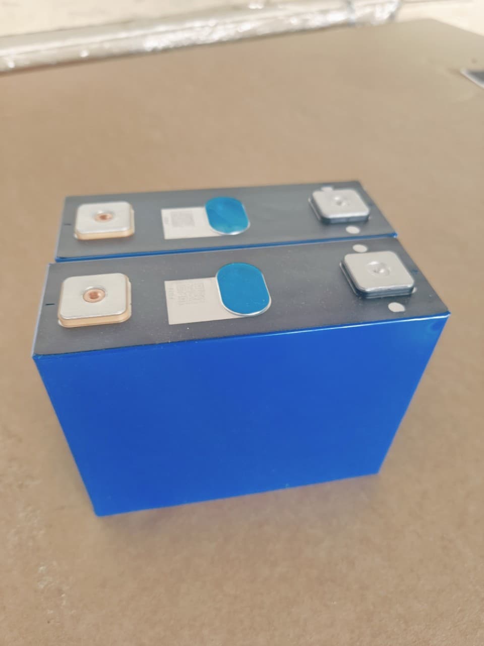 Gotion 114Ah 3.2V LiFePO4 Battery Cell for Three/Four-Wheel Electric Vehicles, Photovoltaic Energy Storage, Outdoor Power Supply