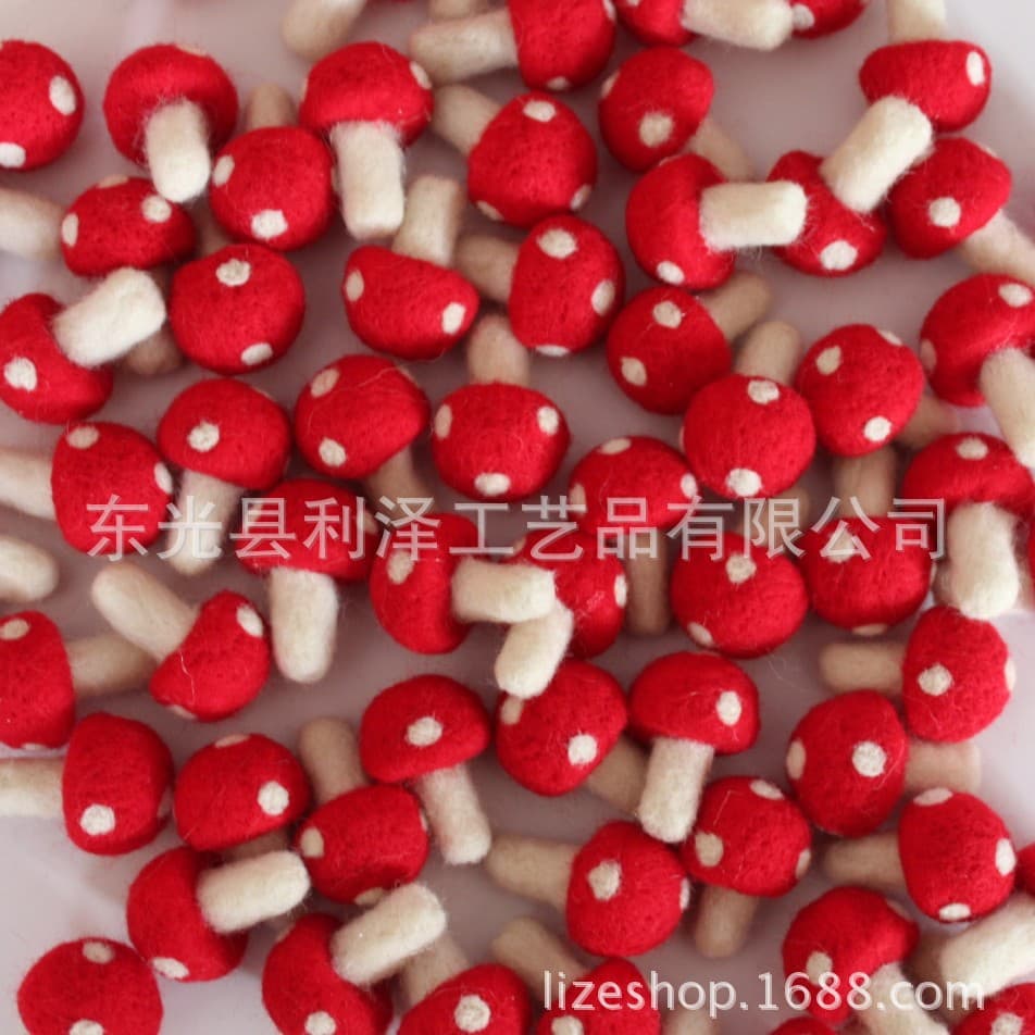 Free Shipping Red Small Mushroom Ornaments Mini Mushroom Poke Wool Felt Mushroom DIY Easter Mushroom Pendant