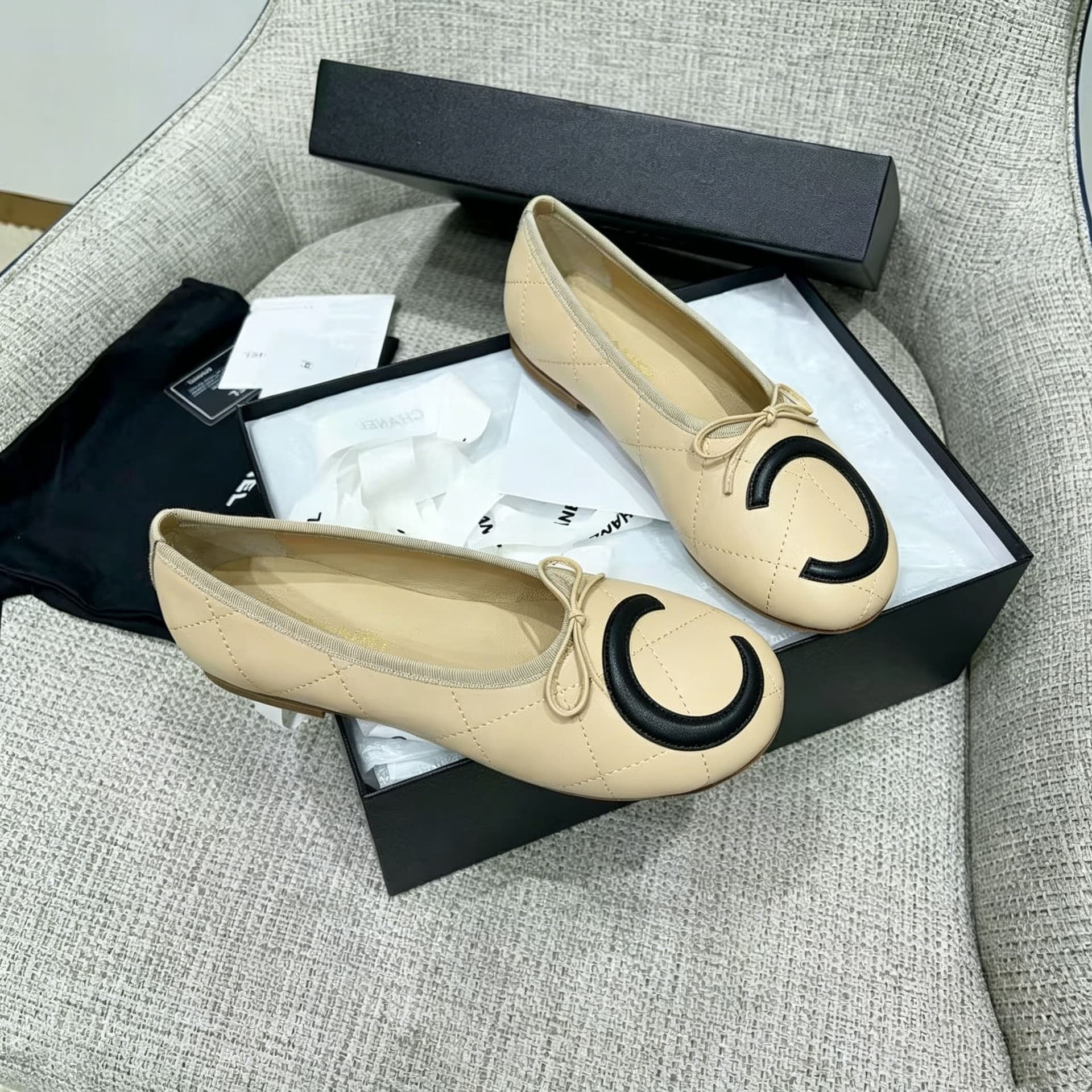 2026 Xiaoxiangfeng Middle Ages Kangpeng Bow Ballet Shoes Flat Shoes Fashionable and Versatile Classic Diamond Women's Shoes