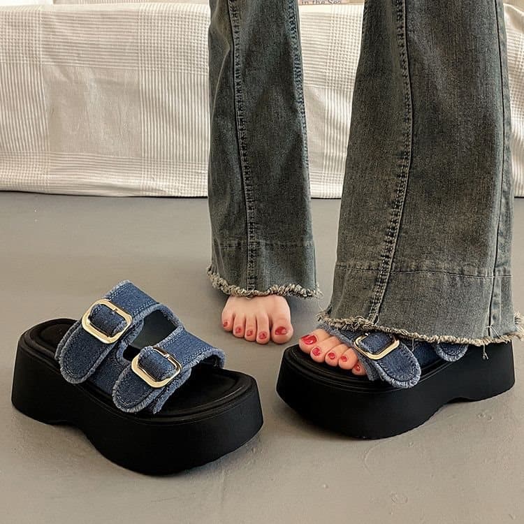 Super Trendy and Beautiful Thick-Soled Height-Increasing Sandals for Women, Summer Outdoor Fashion with a High-End Feel, 2024 New Model Outdoor Wedge Sandals
