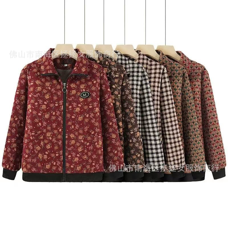 New style autumn and winter knitted cardigan for middle-aged and elderly women, with a turn-down collar.