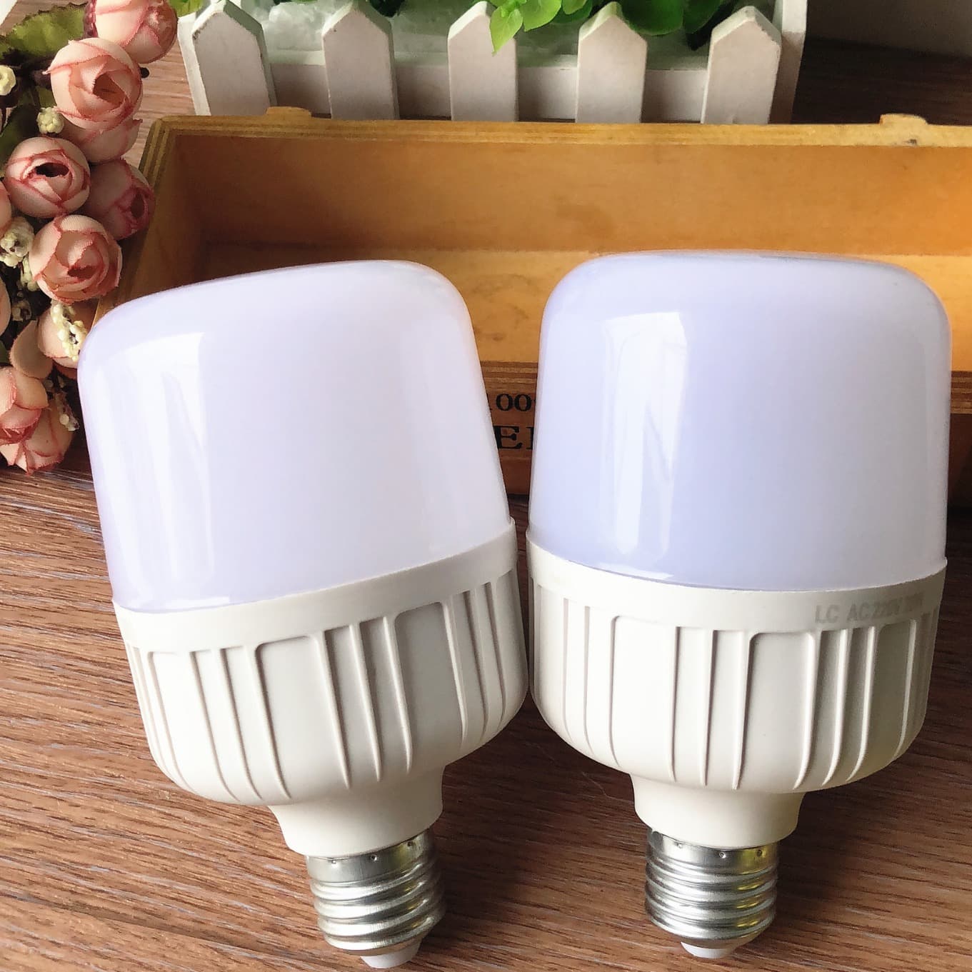 25W High Brightness Energy Saving Bulb White Energy Saving Bulb Household Goods Street Vendor Stall Supply Wholesale