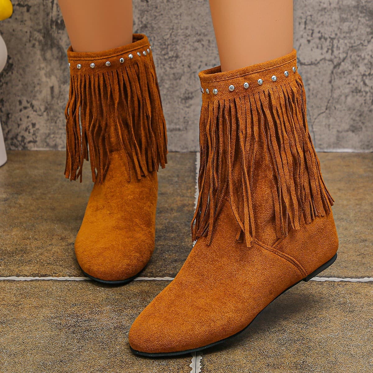2025 Retro Fringe Boots Women's Ankle Boots Autumn Winter New Arrival Western Cowboy Style Distressed Pointed Toe Flat Rivet Decor Boots