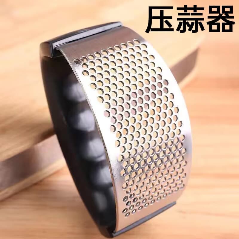 Stainless Steel Ring-Shaped Manual Garlic Press Home Use Garlic Smasher Tool Easy to Clean Efficient Garlic Peeler Device