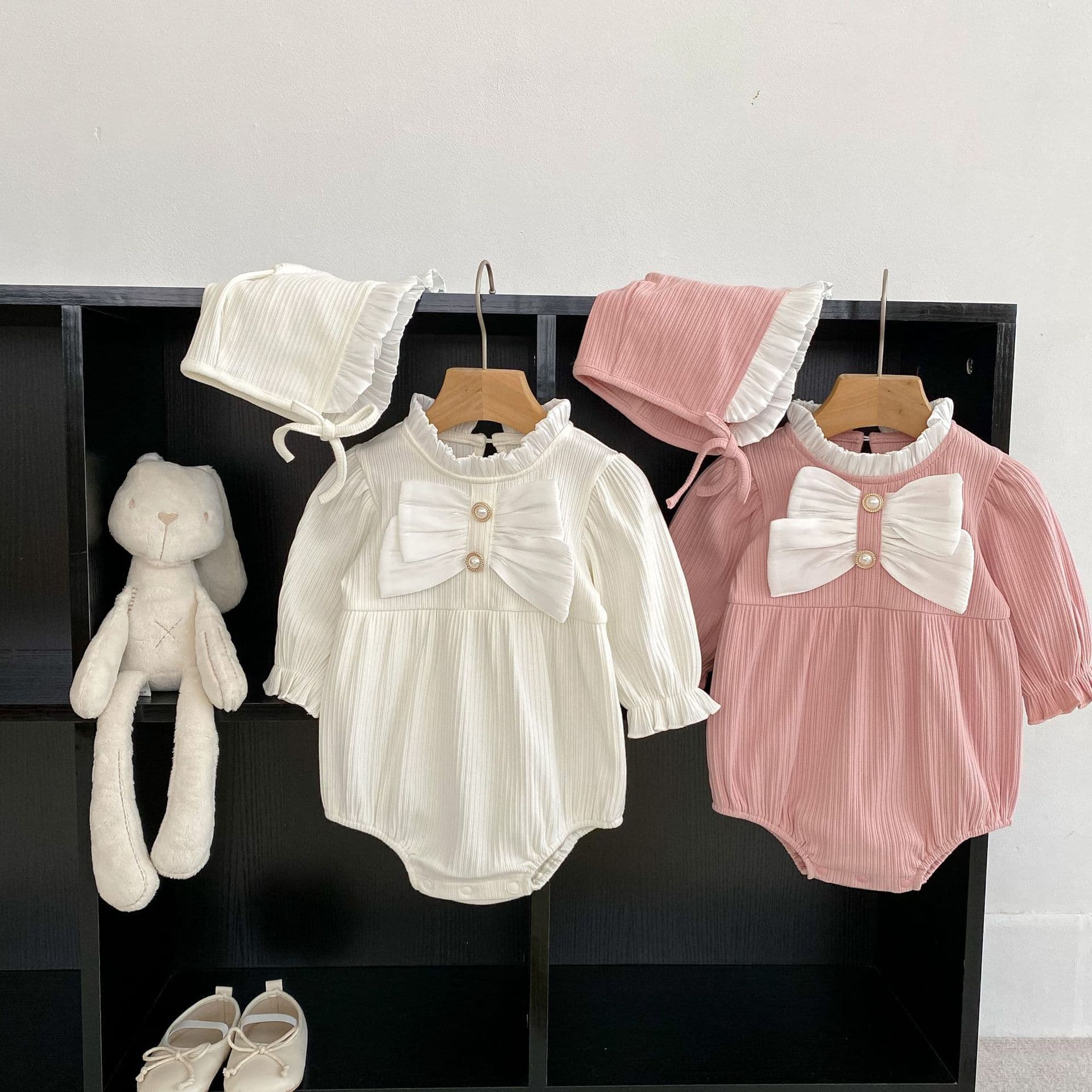 Spring Newborn Baby Girl Sweet Bow Romper Long Sleeve Bodysuit with Hat