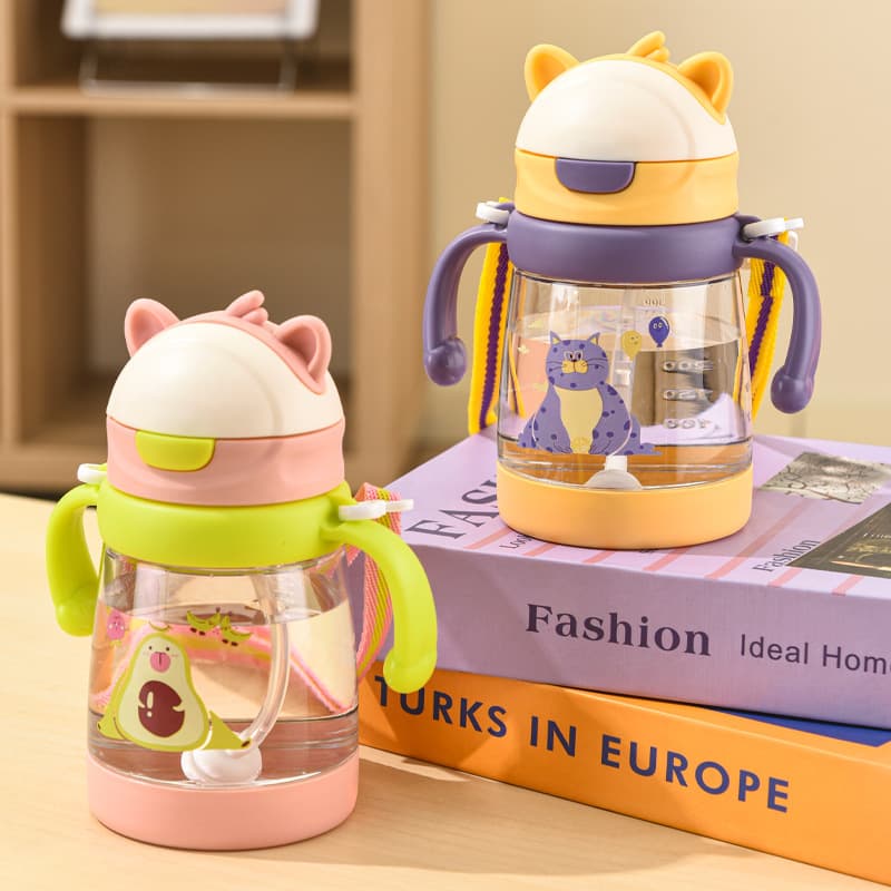 New children's sippy cup with handle and strap dual-purpose kindergarten baby portable learning drinking cup anti-fall direct drinking kettle