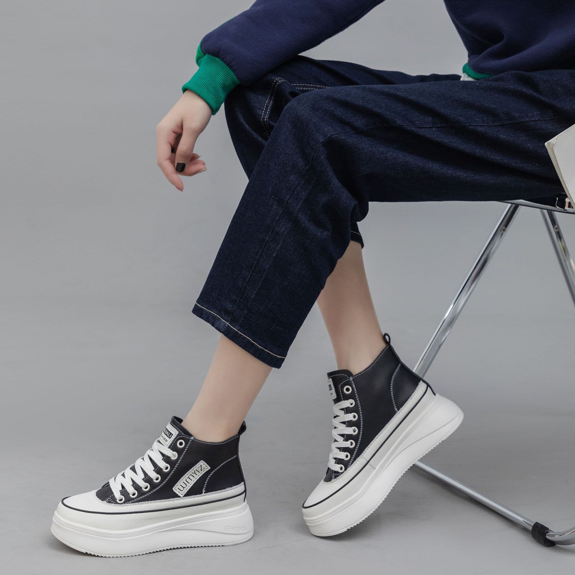 Trendy 2026 Four-Season New Lace-Up Casual Short Boots Retro Martin Boots Women's Platform Thick-Soled Fashion Genuine Leather Women's Shoes