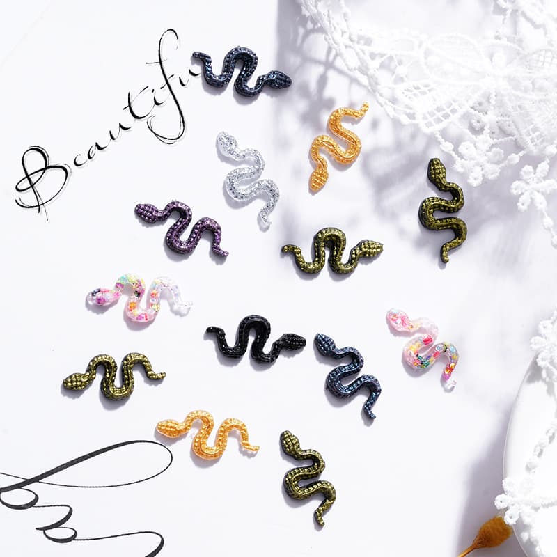 Simulation Snake Nail Art Jewelry Fine Pattern Retro Punk Style Resin Diamond Color Snake Nail Diamond DIY Decorations