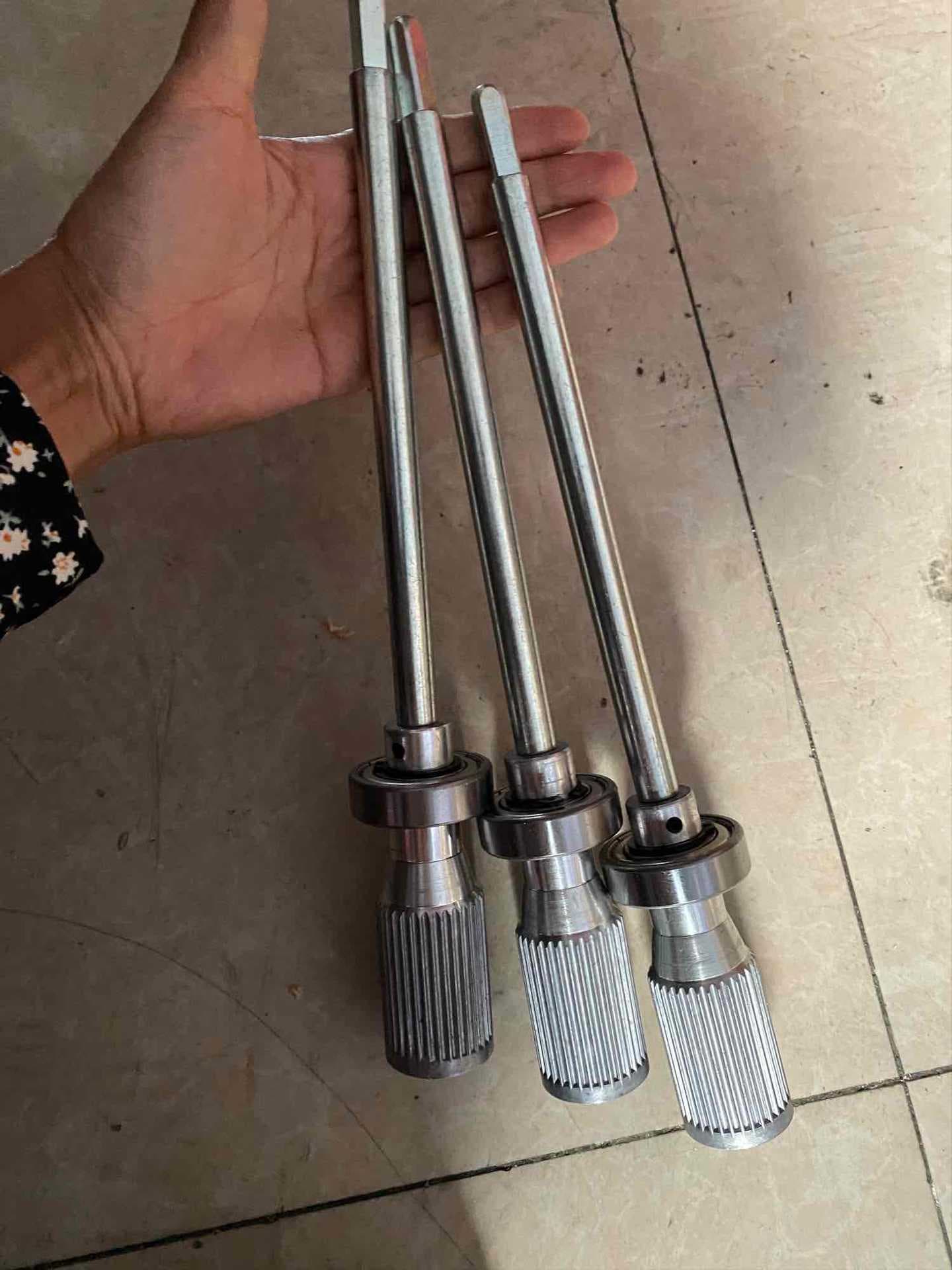 Automatic line spraying fixtures, oil spray jigs, tumbler jigs, coating chain self-rotation aluminum fixtures, rotary tables