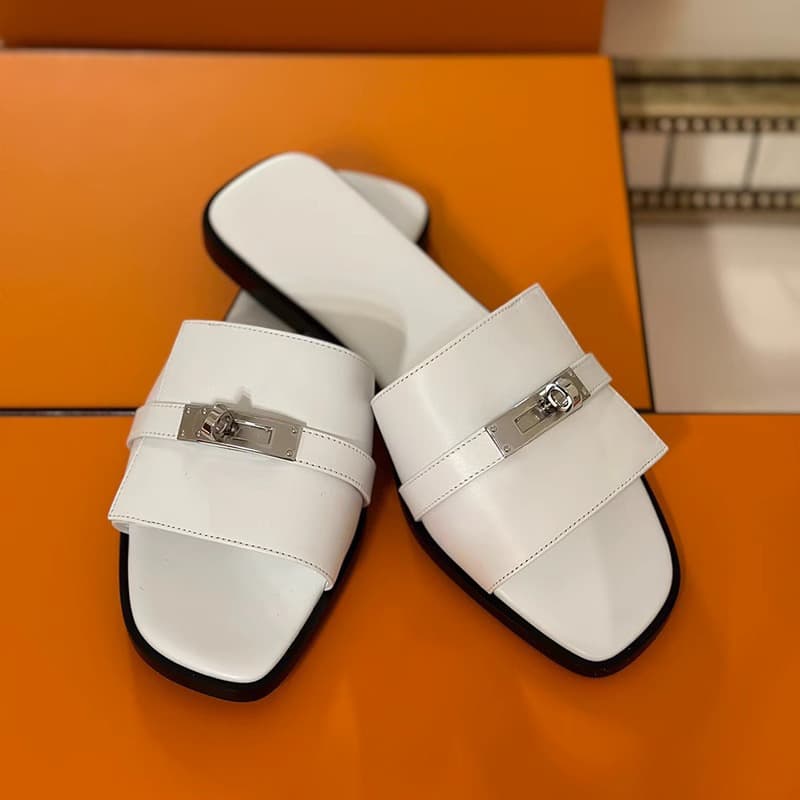 Genuine Leather Small Lock Buckle Flat Slide Sandals Women 2026 Summer French Fashion Flat Beach Slippers Half Slippers Women Outdoor