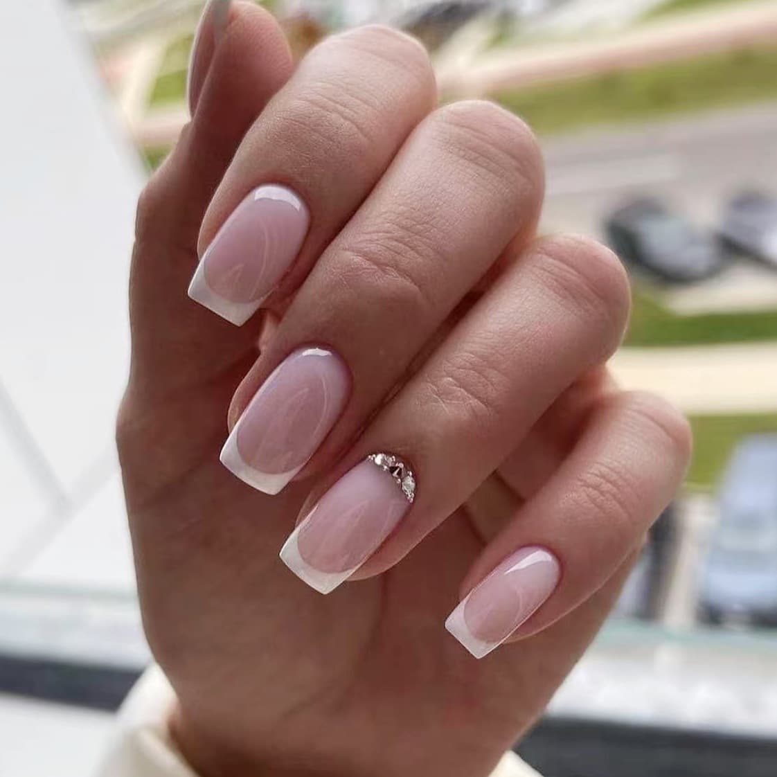 Trendy French Minimalist Short Press-On Nails 24-Piece Nail Tips Set for Export, White Edge Style Nail Art Factory Direct