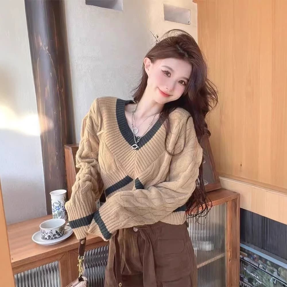 New Lazy Style Thick Cable Knit Sweater for Women, V-Neck Top for Fall and Winter
