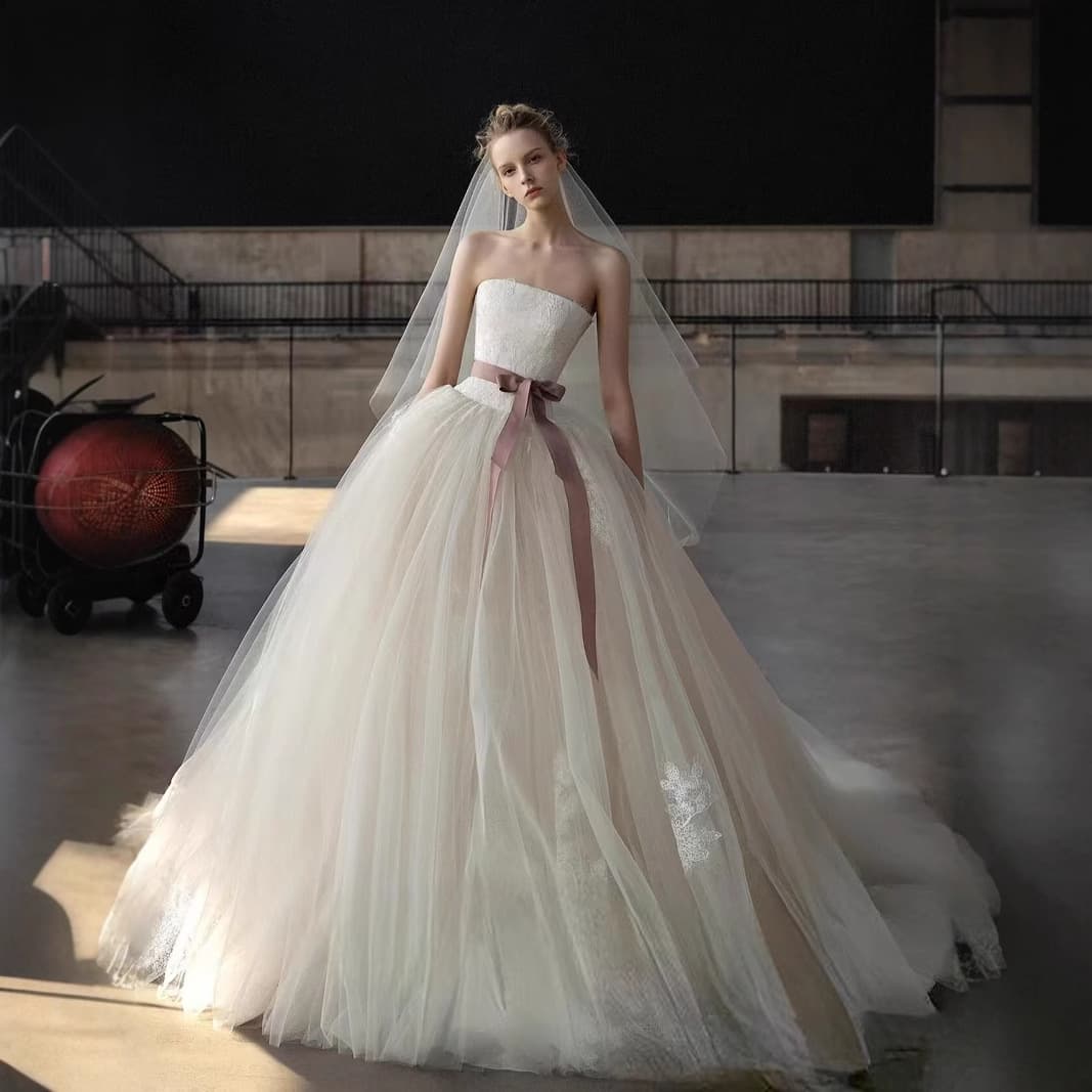 WeddingDress French tube top wedding dress factory direct sales tutu skirt small tail elegant wedding main wedding dress