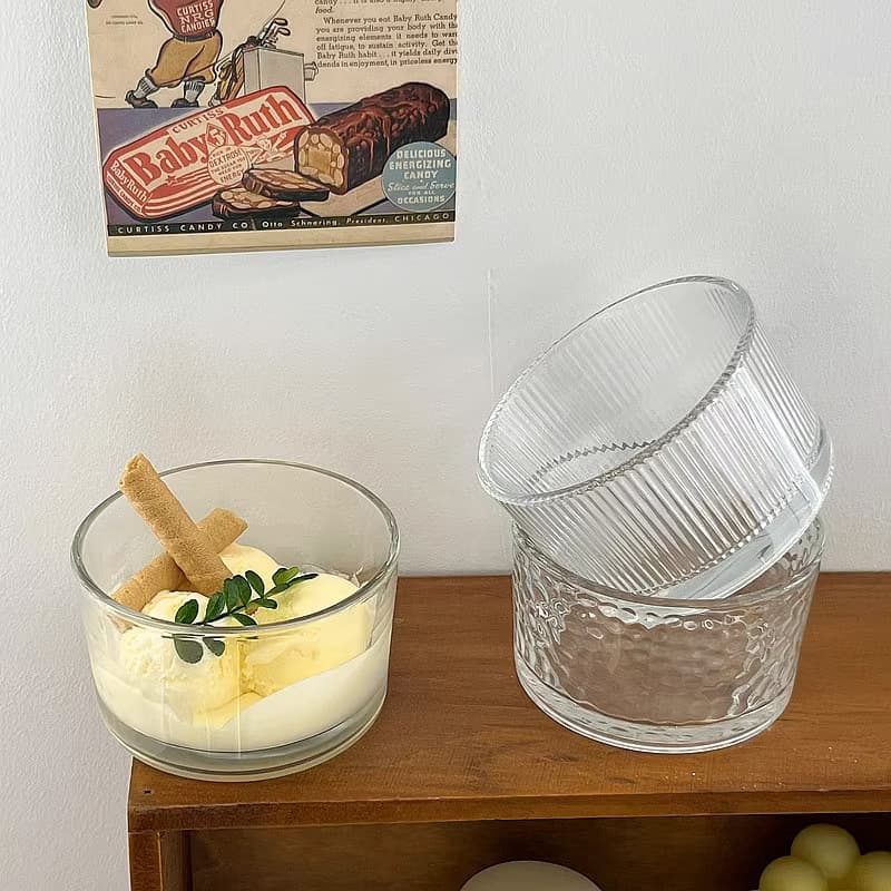Glass fruit tray for living room coffee tables, featuring compartments for snacks, candies, and dried fruits.